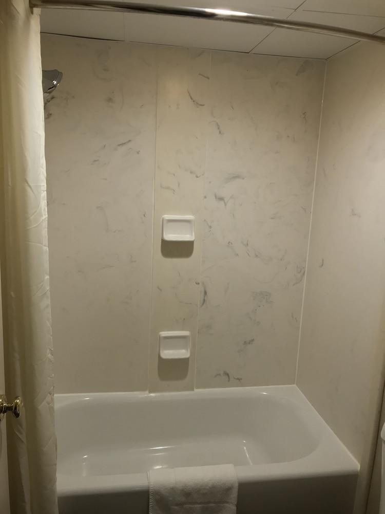 Hotel Baymont By Wyndham Creedmoor Extérieur photo