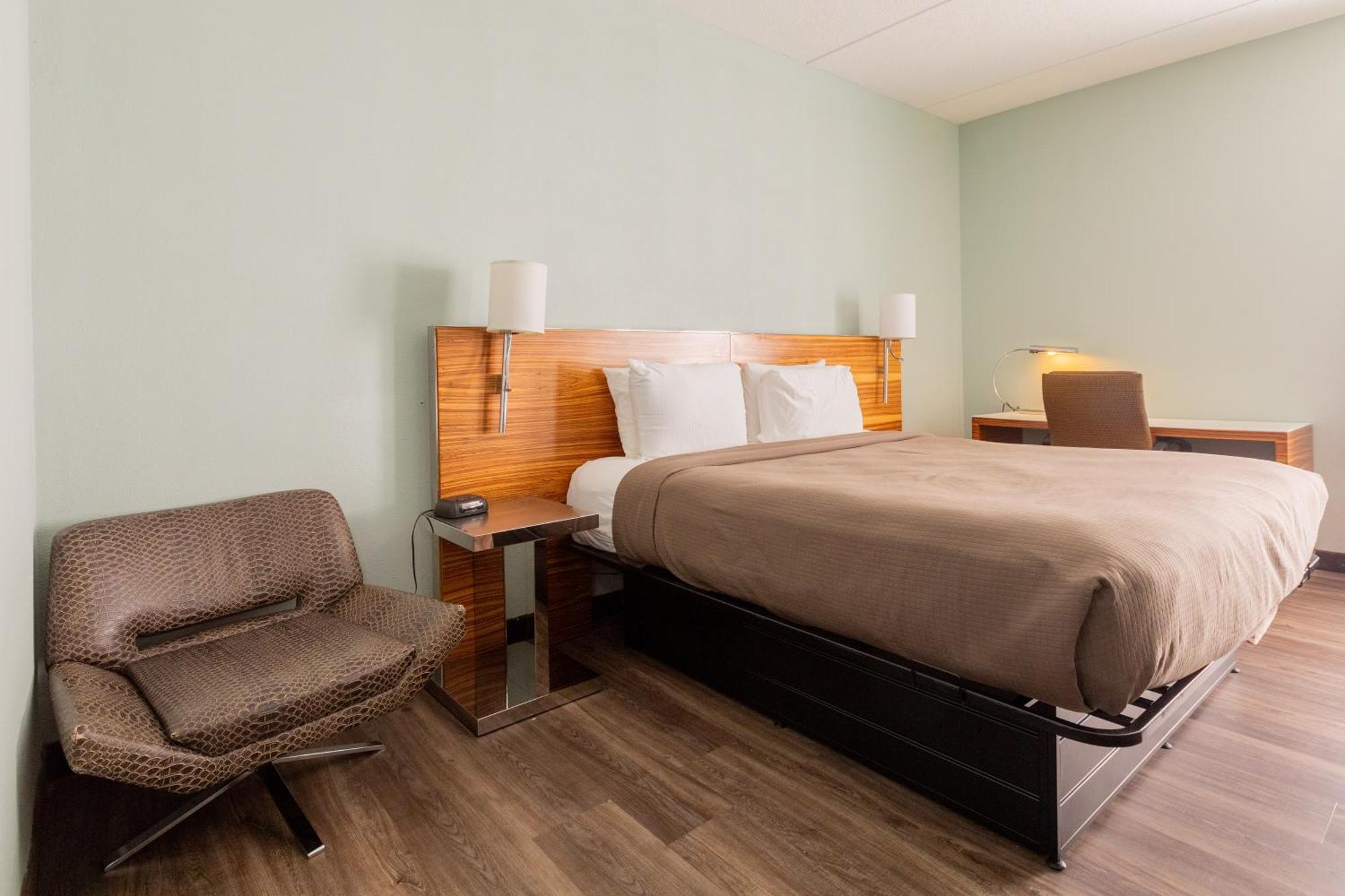 Hotel Baymont By Wyndham Creedmoor Extérieur photo